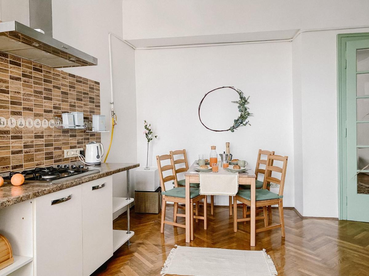 Simsimdoba Apartman Csernyivci Kültér fotó